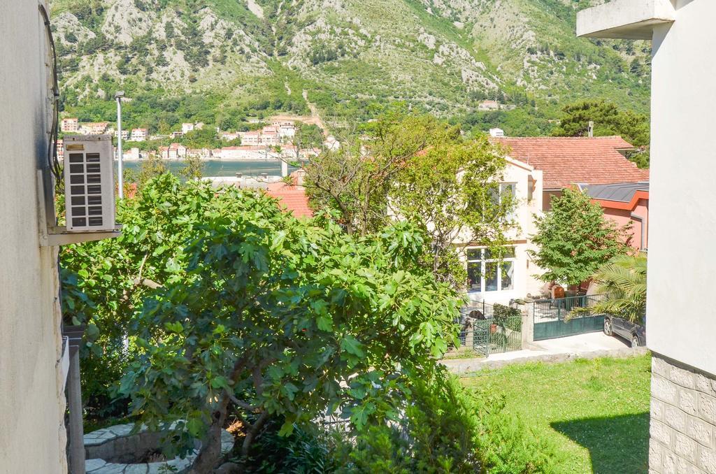 Apartments Ceklin Kotor Exterior photo