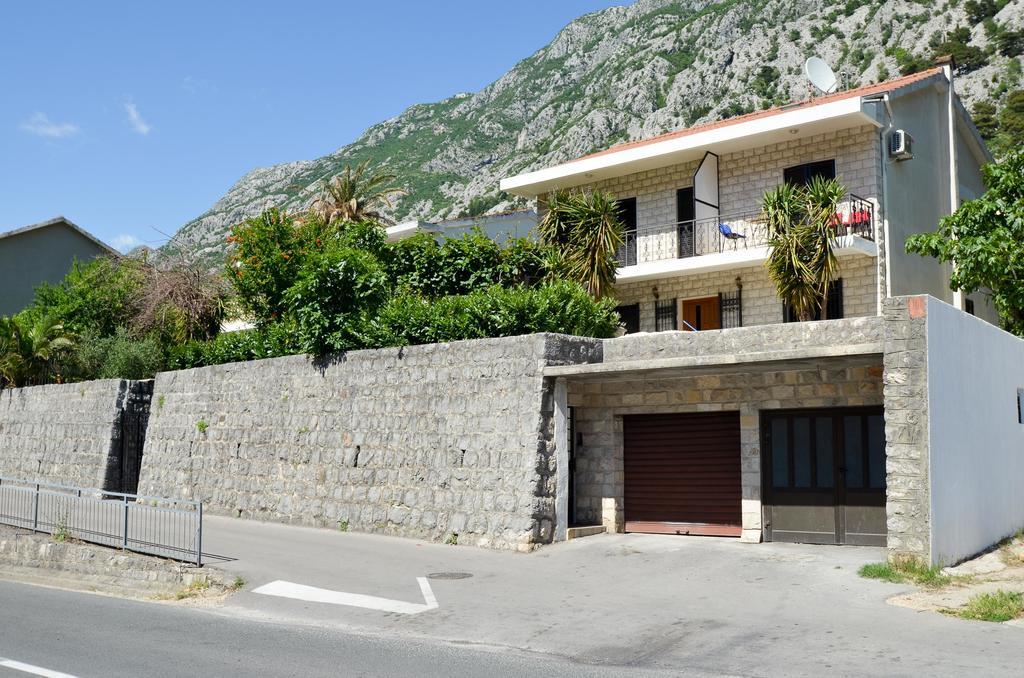 Apartments Ceklin Kotor Exterior photo