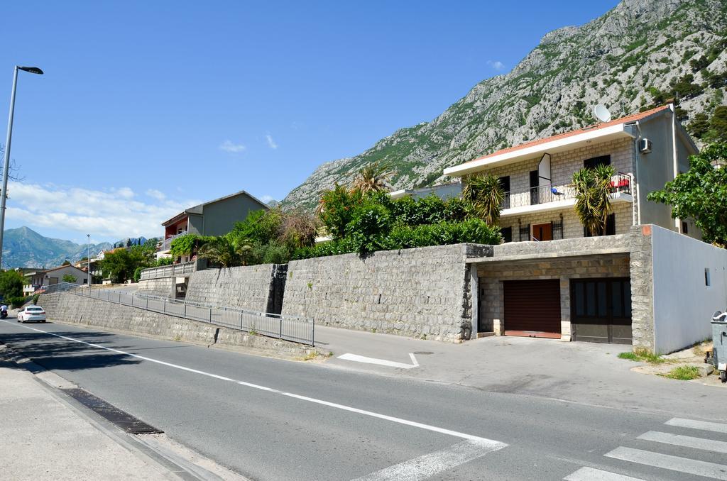 Apartments Ceklin Kotor Exterior photo